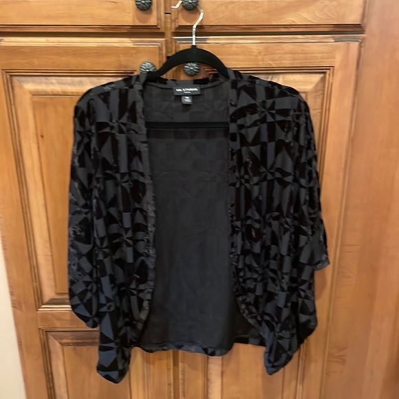 I.N. Studio Petite Medium , velvety polyester design on fabric. - Picture 1 of 9